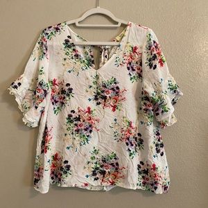 Kori • Floral flutter sleeve blouse